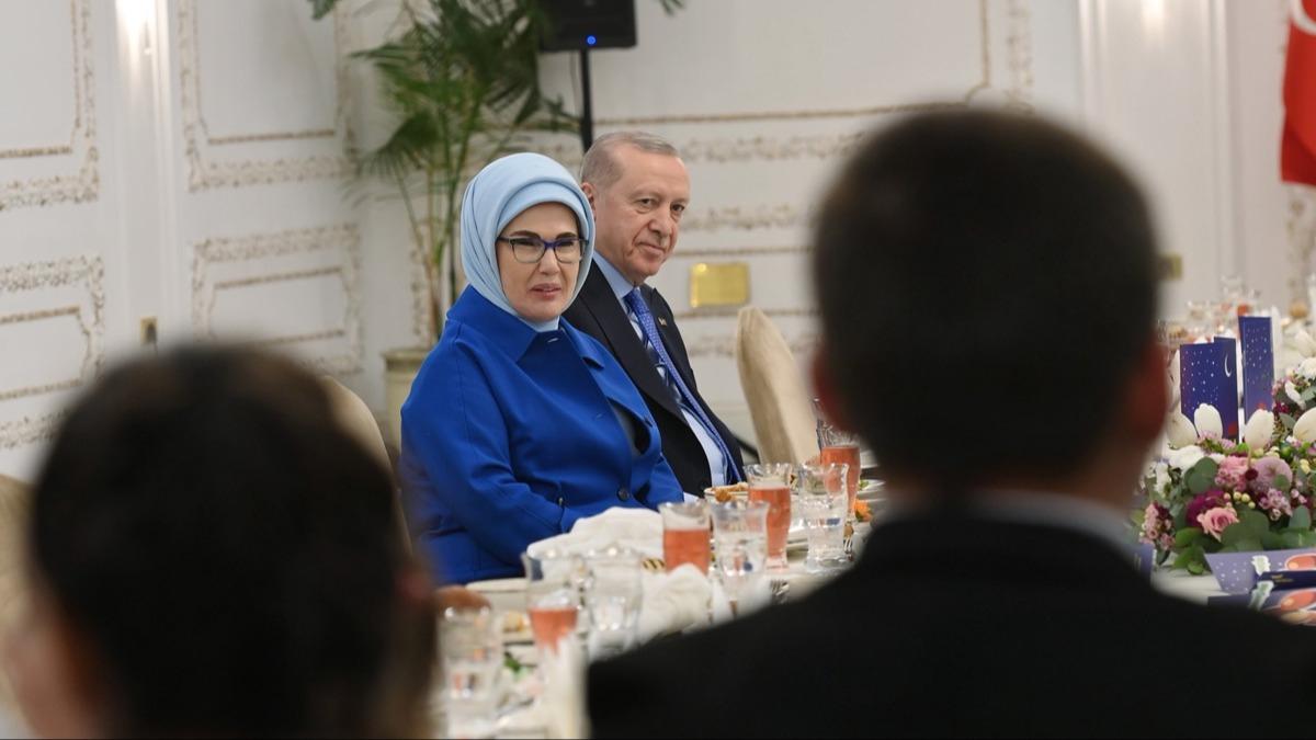 Emine Erdo�an: �stanbul'da iftar�m�z�n en g�zel misafirleri devlet himayesindeki �ocuklar�m�zd�