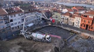 �stanbul Recep Tayyip Erdo�an Anadolu �mam Hatip Lisesi ��renci Yurdu'nun temeli d�zenlenen t�renle at�ld�