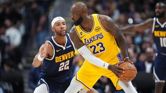 LeBron James, Kareem Abdul-Jabbar'�n rekorunu k�rd�