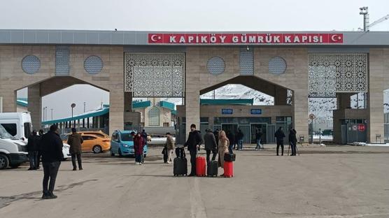 T�rkiye'deki �ranl�lar �lkelerine d�n�yor! 'Vatan�m�za destek i�in gidiyoruz'