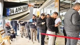 'APP' plaka kuyru�u