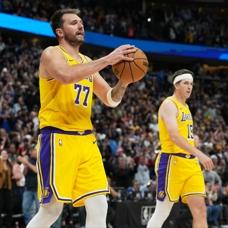 Doncic'ten 44 say�l�k g�steri: Lakers, Pacers'� devirdi