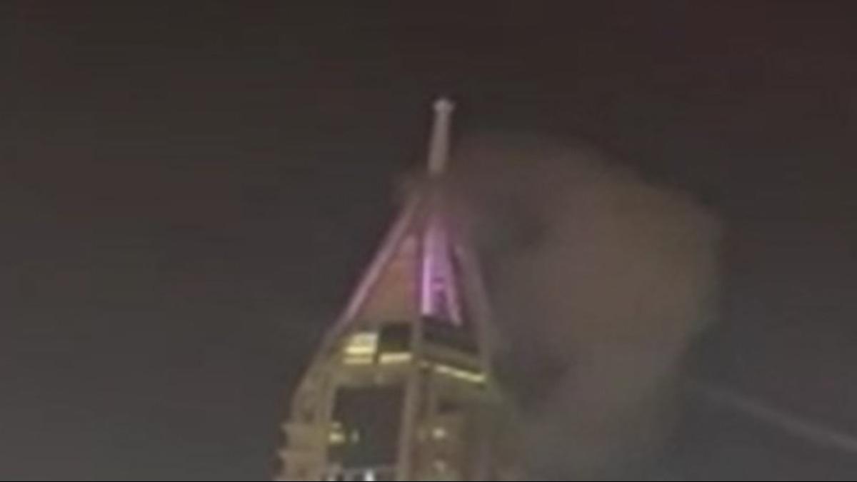 Dubai'de g�kdelende patlama: Engellenen sald�r�n�n enkaz� can ald�