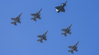 D�nya T�rkiye'yi konu�acak! Tarihe ge�en Bayraktar KIZILELMA i�in geri say�m ba�lad�