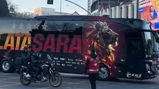 Galatasaray kafilesi Dolmabah�e'ye ula�t�