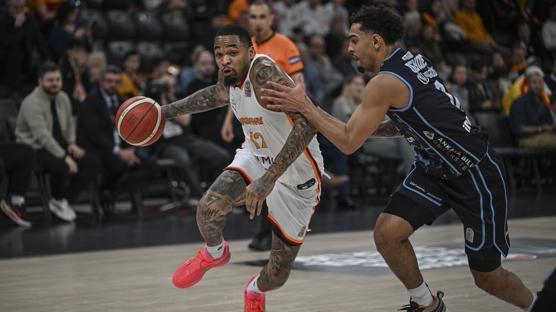 T�rk Telekom deplasmanda Galatasaray'� yendi