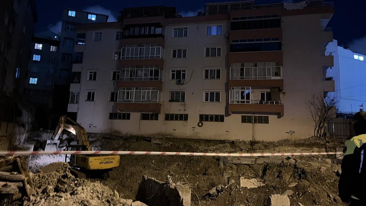 Bahçelievler'de 5 katlı binada çökme riski: Vatandaşlar tahliye edildi