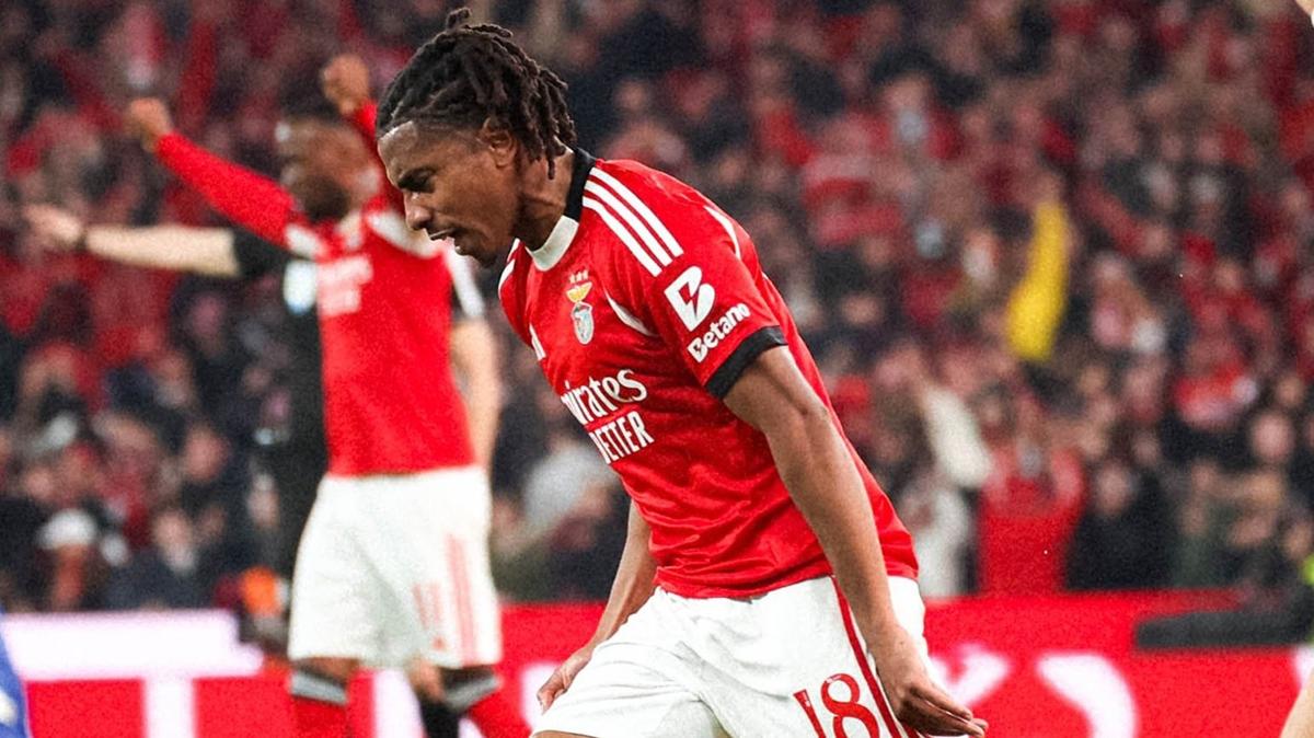 Benfica, Porto kar��s�nda geri d�nd�