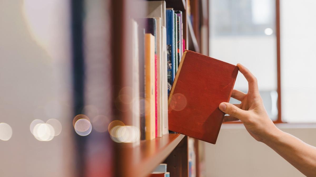 Edebiyat tefekk�rle nefes al�r