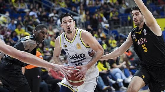 Fenerbah�e Beko evinde Mersinspor'u ma�lup etti