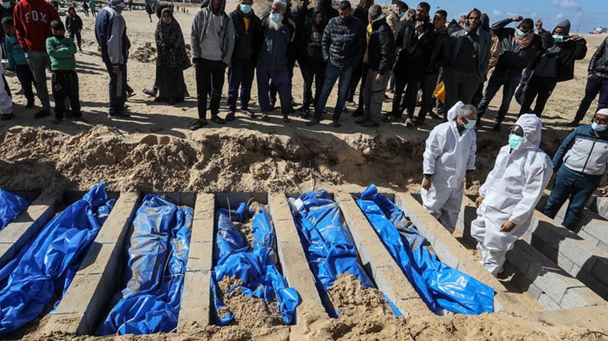 Haydut �srail'den insanl�k d��� uygulama: Filistinli kad�nlar�n naa�lar�n� al�koydu