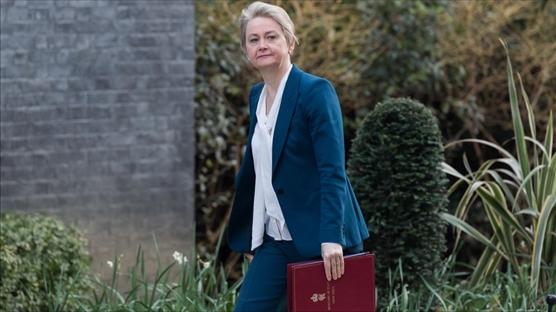 �ngiltere'den Trump'a 'Diplomasiyi sosyal medyadan yapm�yoruz' cevab�