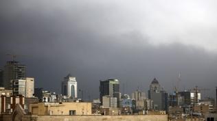 �ran'dan 'asitli ya���' uyar�s�: Tahran'da hava kara bulutlu