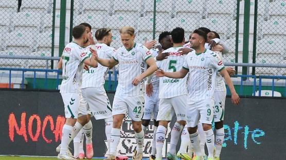 Konyasporlu futbolculardan hakem tepkisi! 'Katledildik'