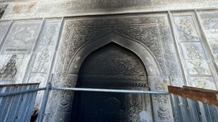 Tophane'de tarihi çeşmeye kundak! Failin 5 suç kaydı ortaya çıktı