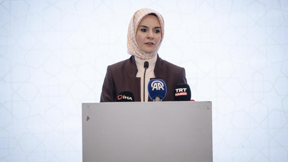 Bakan Göktaş çocuklara seslendi: Dijital dünyadakiler, sokakta karşılaştığınız insanlar kadar gerçek