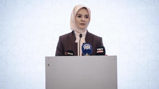 Bakan G�kta� �ocuklara seslendi: Dijital d�nyadakiler, sokakta kar��la�t���n�z insanlar kadar ger�ek