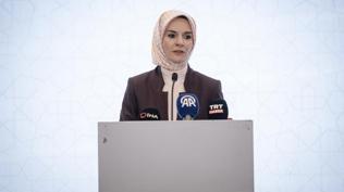 Bakan G�kta� �ocuklara seslendi: Dijital d�nyadakiler, sokakta kar��la�t���n�z insanlar kadar ger�ek