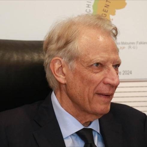 Eski Fransa Ba�bakan�ndan �ran'a sald�ran ABD ile �srail'e yapt�r�m uygulanmas� �a�r�s�