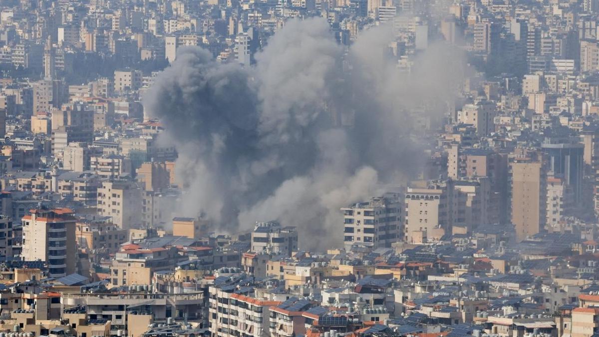 Haydut �srail ordusundan L�bnan'�n g�neyindeki bir k�ye s�rg�n emri! Sald�r�yla tehdit ettiler