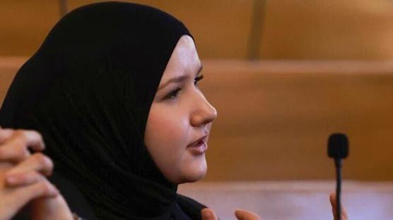 İsviçre'de Türk vatandaşı Çelik, Zürih Belediye Meclisi'ne seçilen ilk başörtülü üye oldu