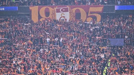 Liverpoollu engelli taraftarlardan Galatasaray'a �vg�