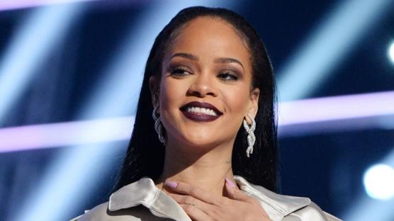 Rihanna'n�n evine kur�un ya�d�