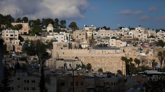 Bat� �eria'da �srail zulm�: Cami cemaatine k�s�tlama getirildi