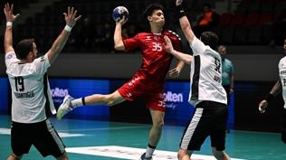 Hentbol S�per Lig'de play-off ve play-out heyecan� yar�n start al�yor