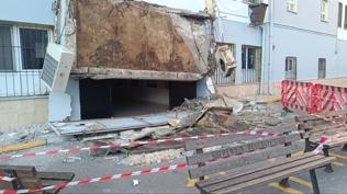 �lkokulda facian�n e�i�inden d�n�ld�: Giri� sa�a�� ��kt�