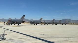 Konu�land�r�lan T�rk F-16'lar� rahats�z etti