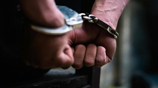 Adana'da operasyon: 10 ��pheli g�zalt�nda