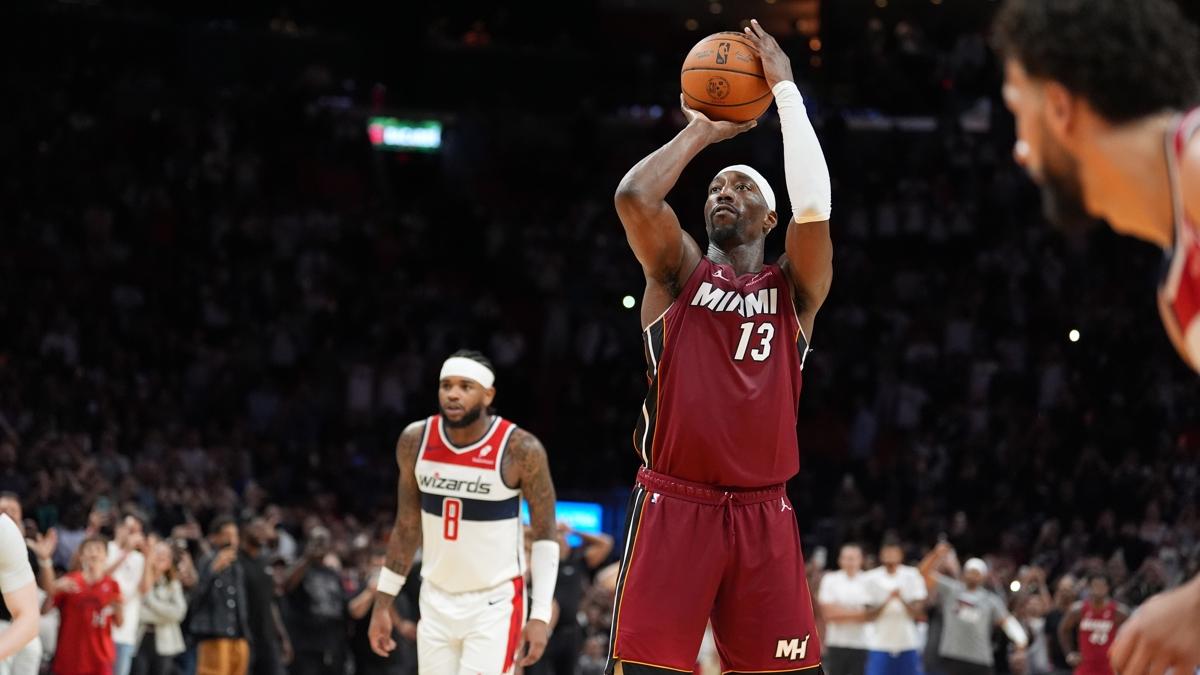 Bam Adebayo'dan m�thi� performans! NBA tarihine ge�ti