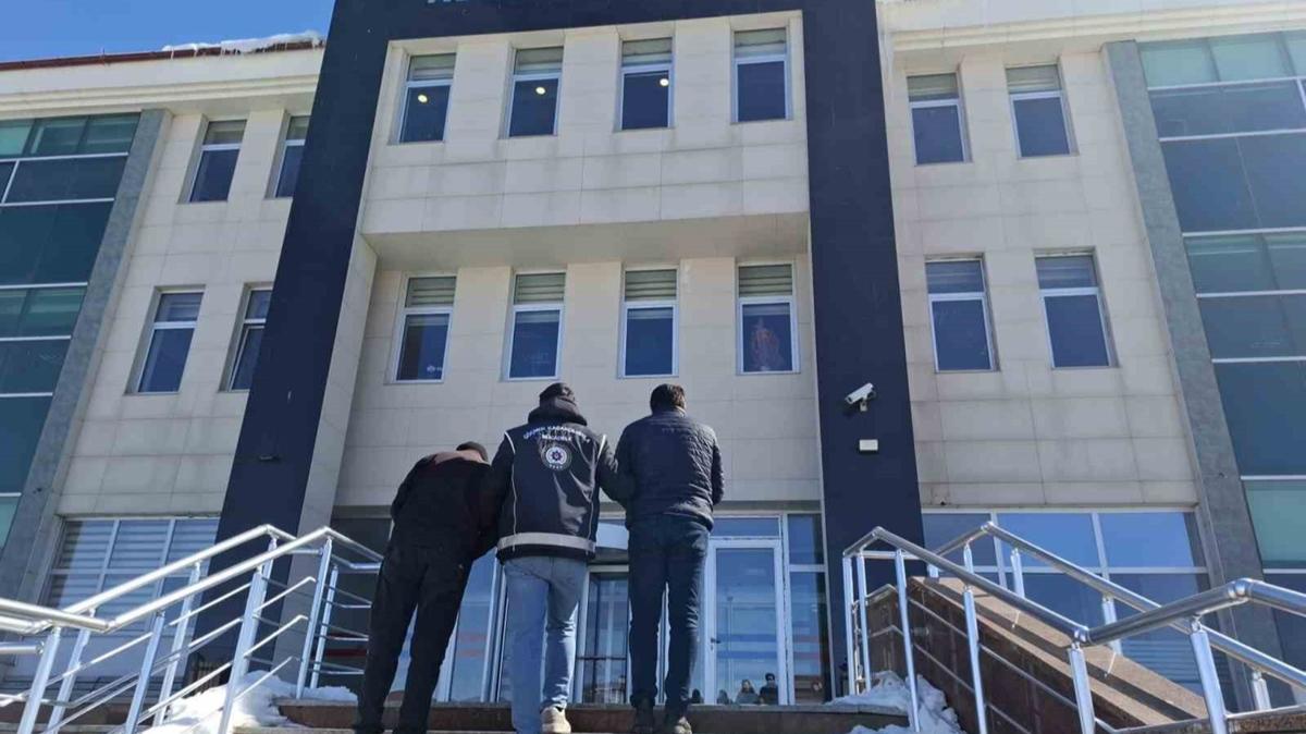 Kars'ta insan ka�ak��l��� operasyonu! G�zalt�lar var