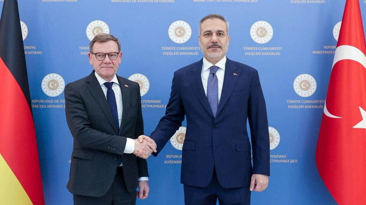 Alman bakandan 'birlikte �al��al�m' teklifi