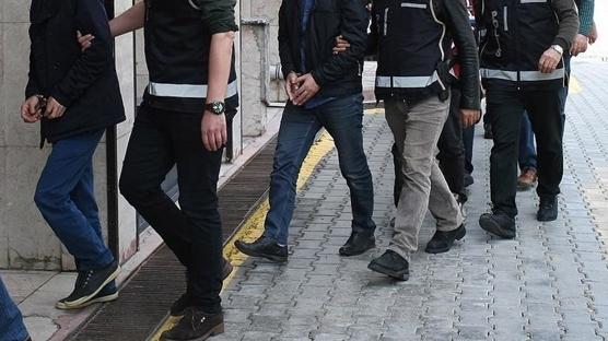 Ara� yak�p kafe kur�unlam��lard�: Su�lular polisten ka�amad�