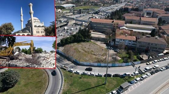 Hac� Ahmet T�kenmez Camii kaderine terk edildi