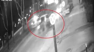 �kiye b�l�nen ara�tan sa� kurtuldu! Feci kaza saniye saniye kameraya yans�d�