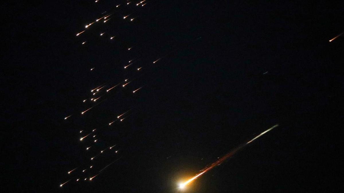 �srail'de sirenler susmuyor! �ran misilleme sald�r�lar� ba�latt�