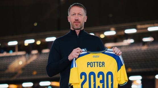 �sve� Milli Futbol Tak�m�, Graham Potter'�n s�zle�mesini uzatt�