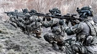 Sava��n g�lgesinde 'T�rk ordusu' ��k���: T�rkiye �rnek olu�turuyor