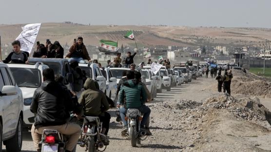 Ter�r�n izleri bir bir siliniyor! Suriyeliler topraklar�na ak�n ak�n d�n�yor