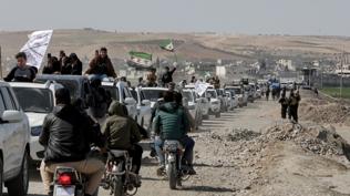 Ter�r�n izleri bir bir siliniyor! Suriyeliler topraklar�na ak�n ak�n d�n�yor