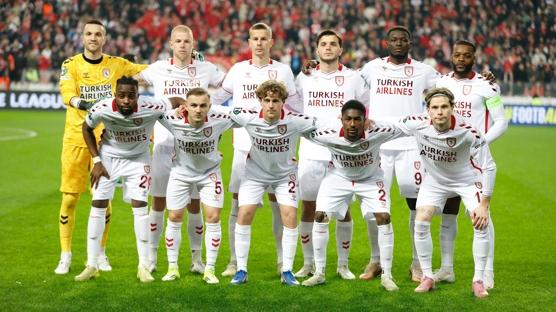 Thorsten Fink, Fenerbah�e ma��ndaki ilk 11'i bozmad�