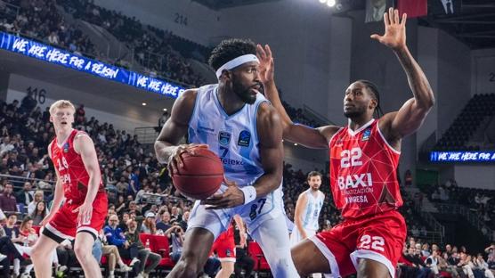 T�rk Telekom �eyrek finalde!