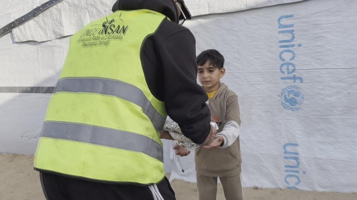 T�rkiye'den Gazze'ye yard�m eli: Filistinli �ocuklardan i�leri �s�tan te�ekk�r