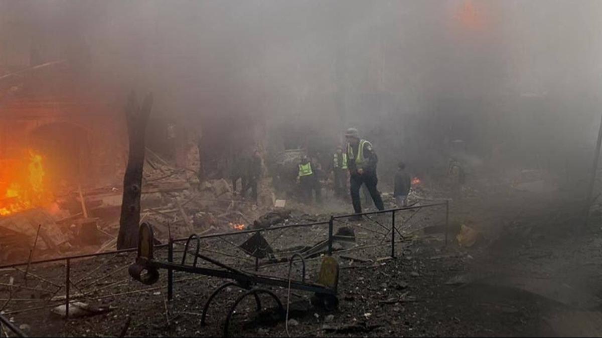 Ukrayna, Donetsk'te hastane vurdu! Rusya: Sa�l�k �al��anlar� hayat�n� kaybetti