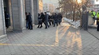 4 milyar liral�k para trafi�i a���a ��kt�: 8 ilde e� zamanl� operasyon