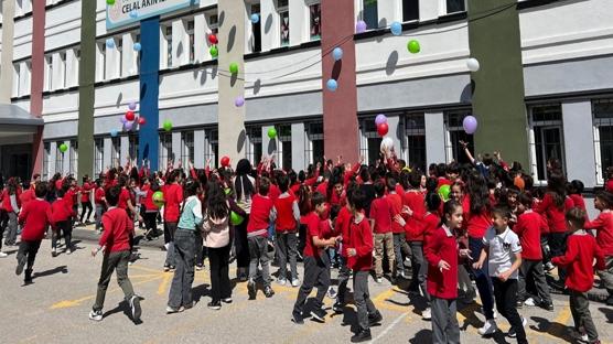 Derslere k�sa bir mola! 18 milyon ��renci tatile ��k�yor