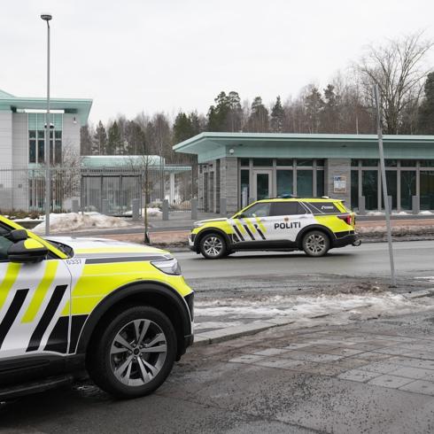 Oslo'daki ABD B�y�kel�ili�i'nde patlama: Su�lamalar� kabul ettiler